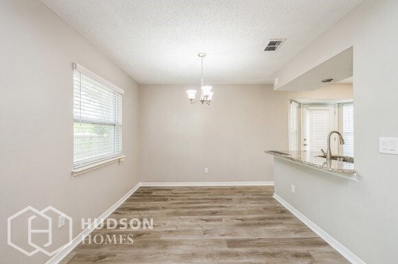 Foto del edificio - NOW AVAILABLE! 7715 Andes Dr, Jacksonville...