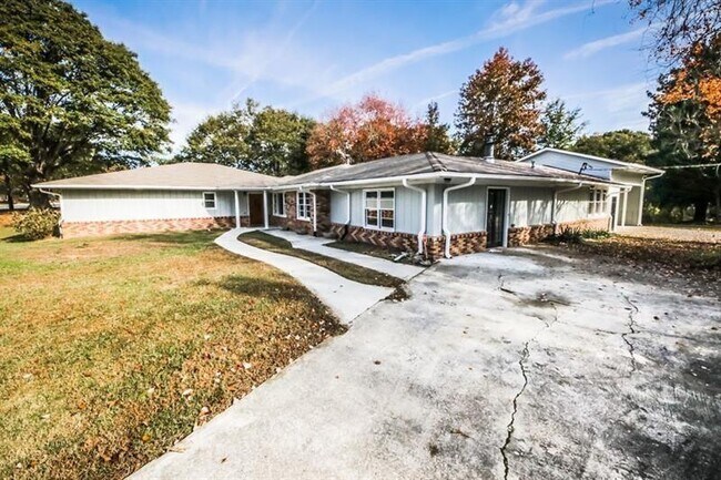 Building Photo - 5075 Winters Chapel Rd