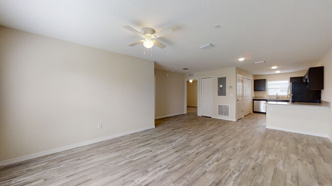 Building Photo - Move-In Ready!  Gorgeous 2BR/2BA duplex ho...