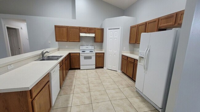 Foto del edificio - Come see this Beautiful and bright 3 bedroom 2 bath home!