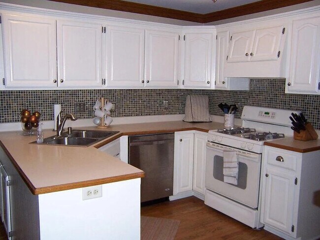 Foto del edificio - N60W23856 Butternut Ln