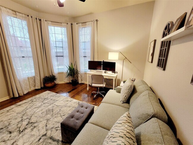 Building Photo - 1319 San Andres Dr