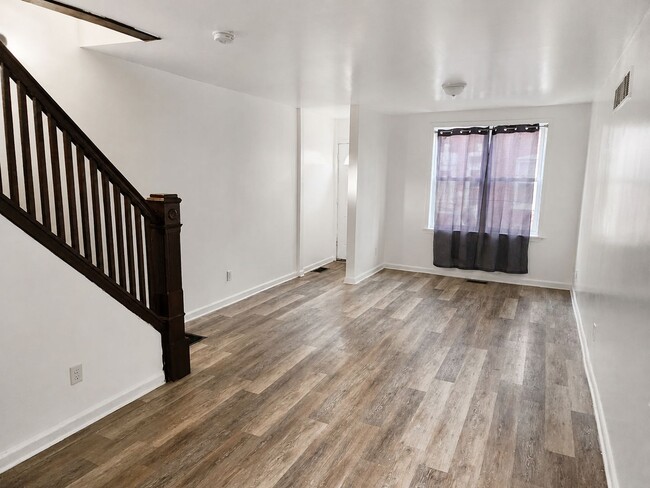 Building Photo - 302 Porter St