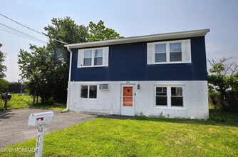 Building Photo - 704 Mt Pl
