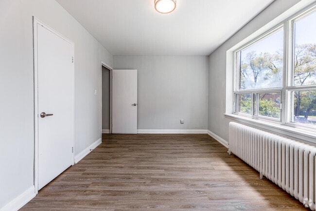 2 chambres, 1 salle de bain - 745 pi2 - Chambre - Clearview on the Park