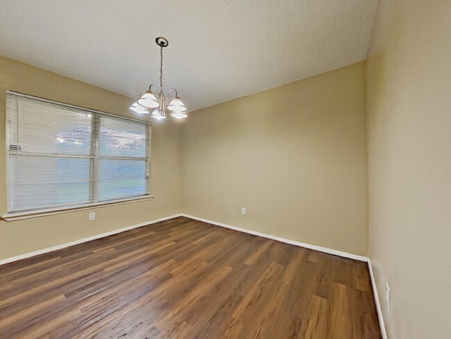 Building Photo - 6530 Bridgegate Dr