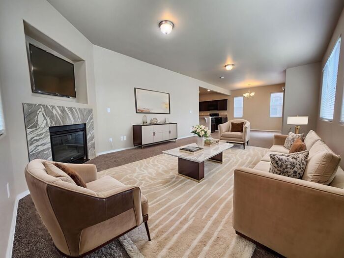 Spacious 3-Bedroom Home – Stunning Views &... - Spacious 3-Bedroom Home – Stunning Views &...