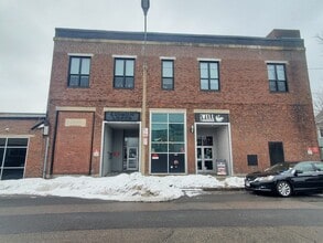 Building Photo - 173 Border St