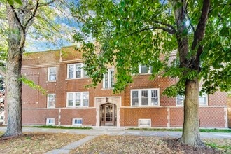 Building Photo - 3921 N Long Ave