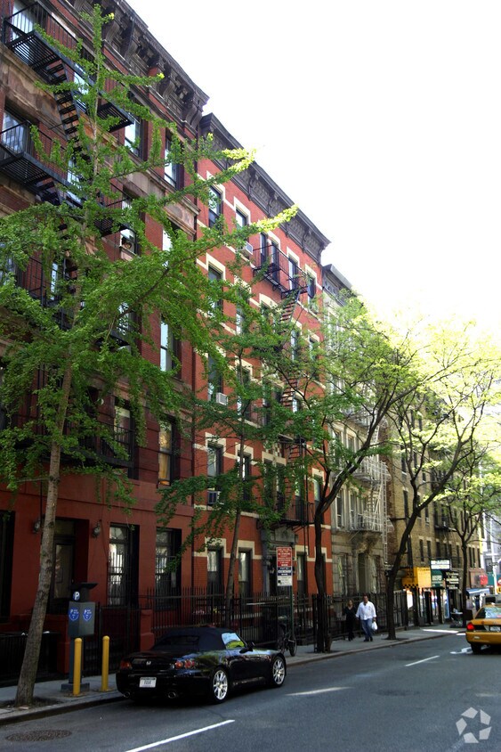Building Photo - 360 W 51st St
