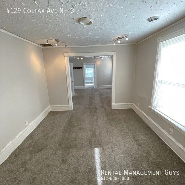 Foto del edificio - Nice 2 Bedroom! Laundry included, Off stre...