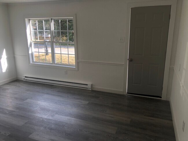 Foto del edificio - Newly remodeled home is located in Lancast...