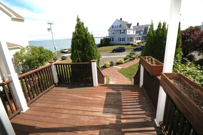Building Photo - 141 Grovers Ave