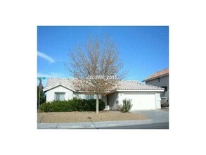 Building Photo - 800 Grape Vine Ave