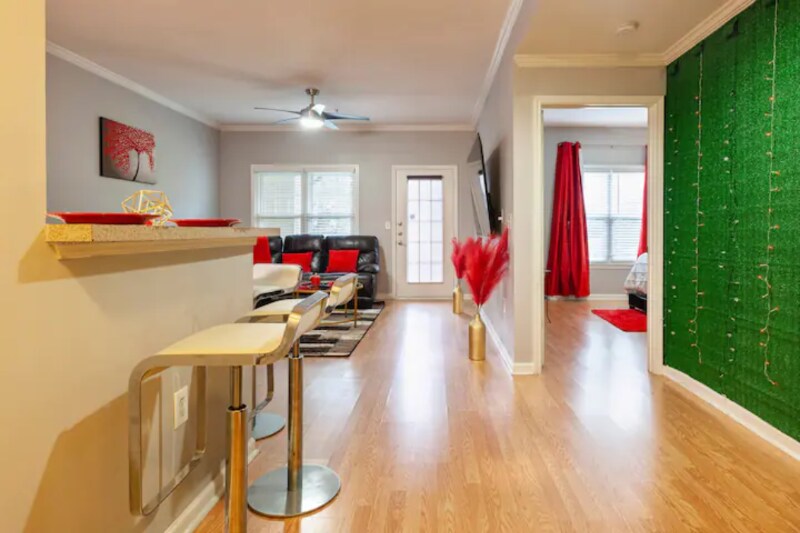 Foto principal - 2700 Pine Tree Rd NE