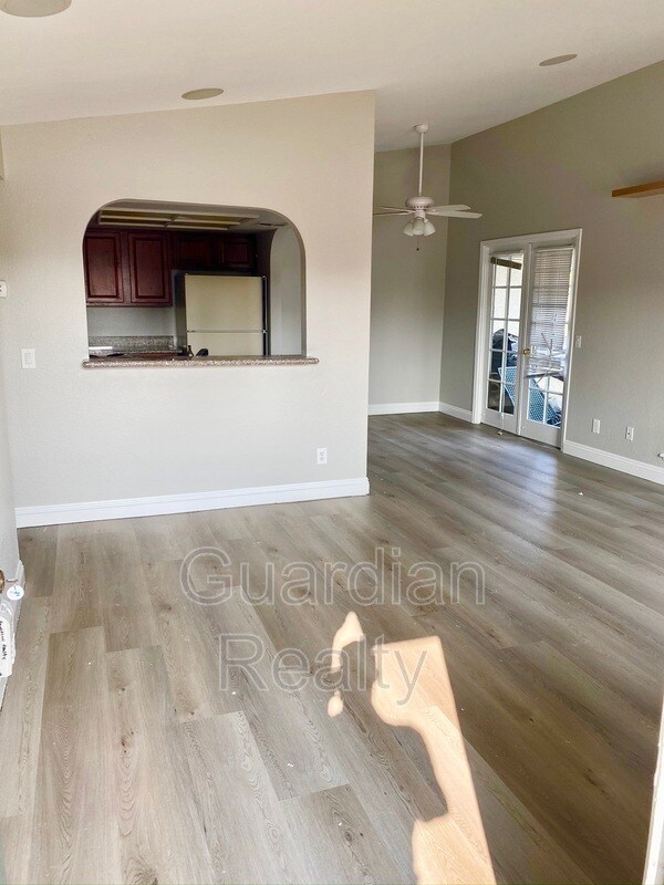 Building Photo - 111 Bass Dr