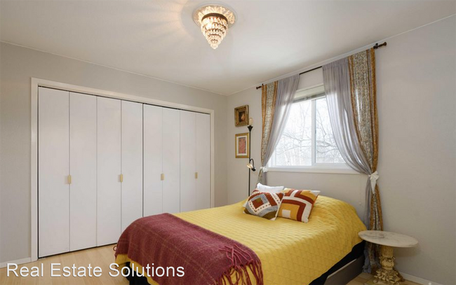 Building Photo - 2 br, 1 bath House - 8601 Molanary Dr #11