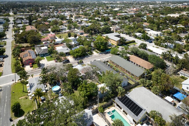 Neighborhood West - 1018 S M St