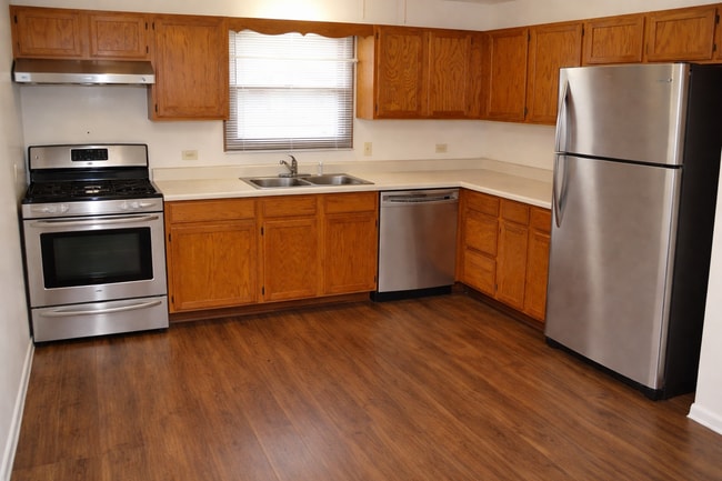 Kitchen - new appliances - 2217 Hermon Ave