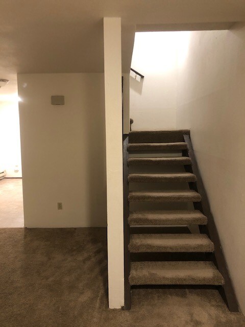 Building Photo - 675 SW Harrier Cir