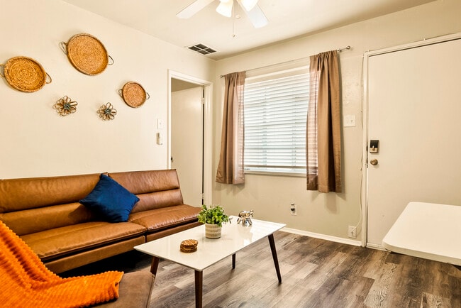 Foto del edificio - 3918 Thomason Ave