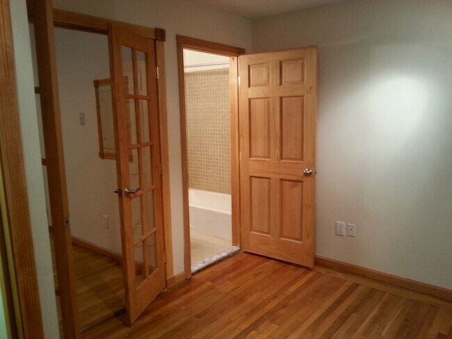 Building Photo - 44 Highland Ave