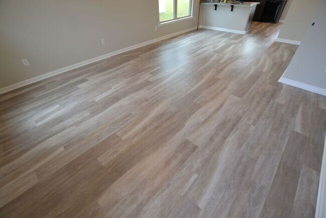 Building Photo - New Construction! Livingston Schools! 3 be...