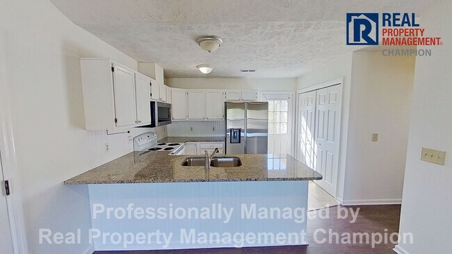 Foto del edificio - Freshly Updated 3 BD/2 BA Home with Garage, Fenced Yard Near Smith Creek Park