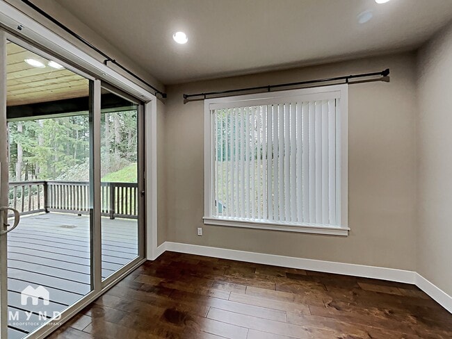 Building Photo - 12017 SE May Creek Park Dr