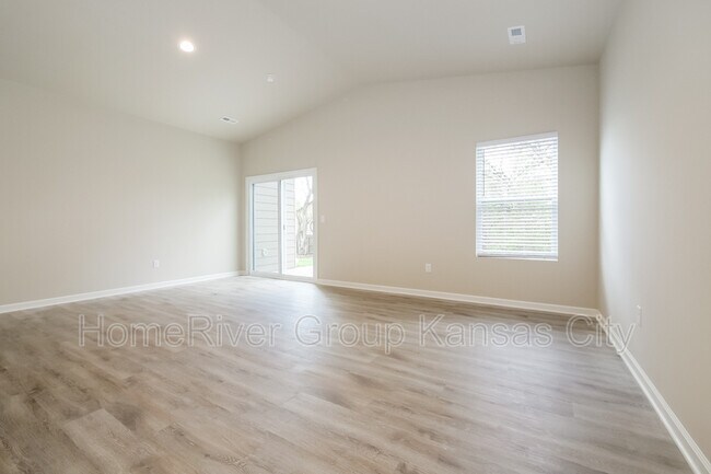 Foto del edificio - 109 Burlington Dr