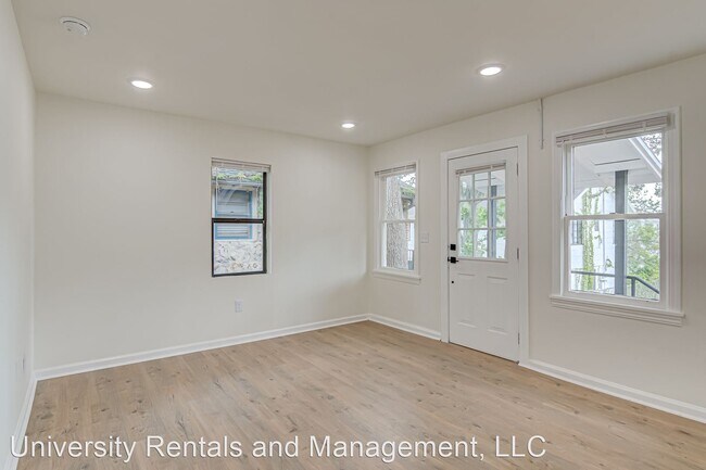 Foto del edificio - 2 br, 1 bath House - 921 SW 6th Ave Unit B