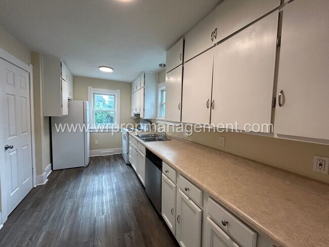Building Photo - 3 Bed 1 Bath Home in West Toledo