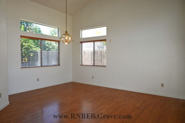 Foto del edificio - 8868 Chadbury Pl
