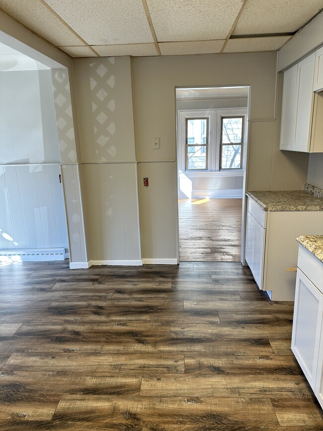 Building Photo - 49 Neome Dr