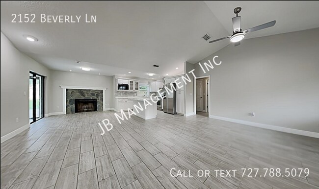 Foto del edificio - 2152 Beverly Ln