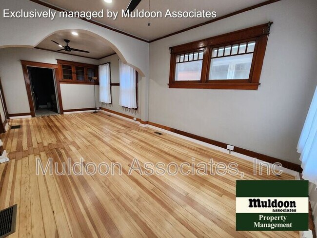 Building Photo - 1219 E Evans Ave