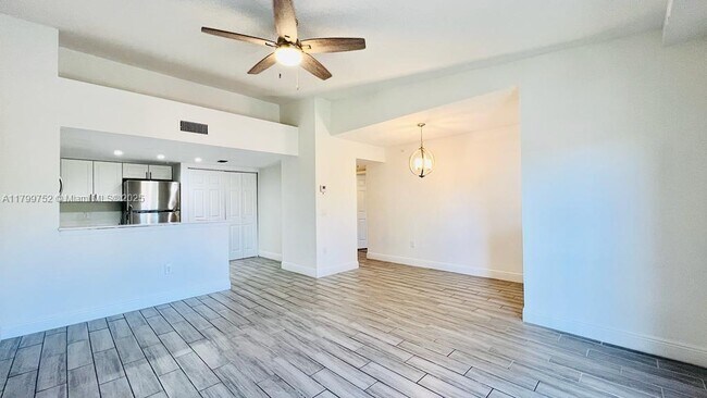 Foto del edificio - 4195 N Haverhill Rd