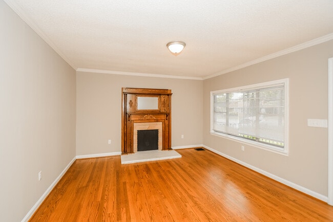 Building Photo - Charming 3-Bedroom Birmingham Home