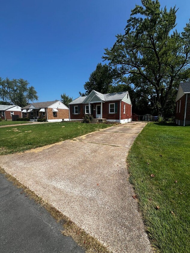 Foto principal - 1240 St Mark Dr