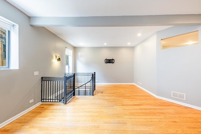 Building Photo - 1519 W Thomas St