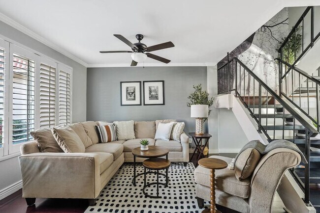 Foto del edificio - 8242 E Orange Blossom Ln