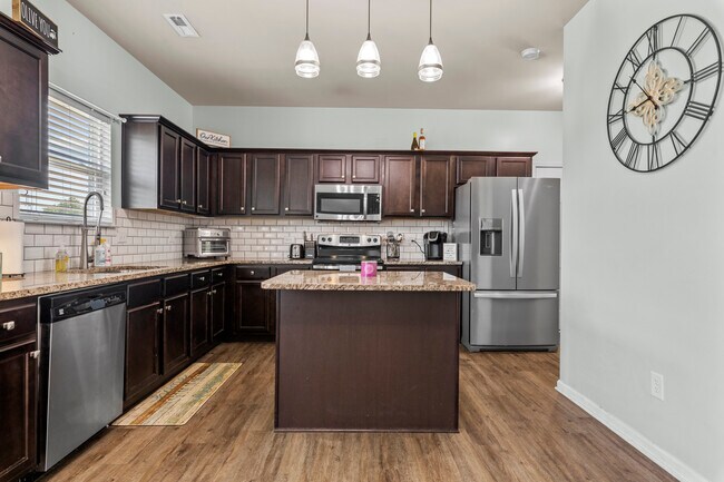 Building Photo - Raeford home