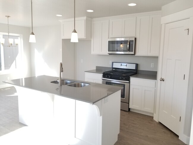 Building Photo - New Home at Horizon Heights in Herriman