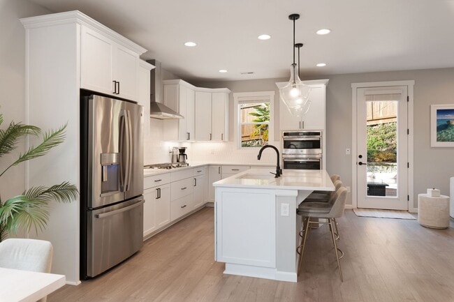 Building Photo - Luxury North Creek Living with Privacy and Designer Upgrades