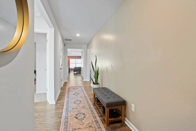 Foto del edificio - 4 Bedroom 2 Bathroom