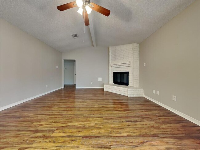 Foto del edificio - 14006 Rosetta Dr