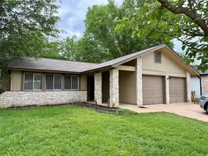 Building Photo - 610 Chisholm Valley Dr