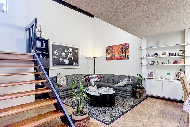 Foto del edificio - 693 NW 102 Pl