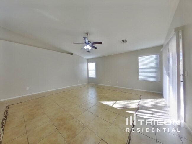 Foto del edificio - 14131 W Corrine Dr