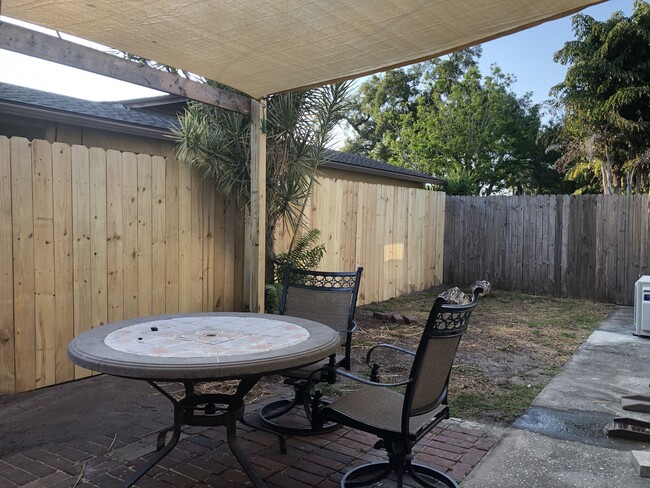 FENCED OUTSIDE AREA - 801 11th Ave W